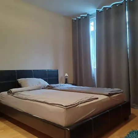 Apartment Lola 2 *
